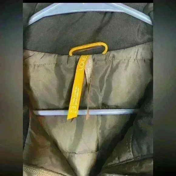 Lolë women’s puffer vest size medium 8/10 - Picture 3 of 3